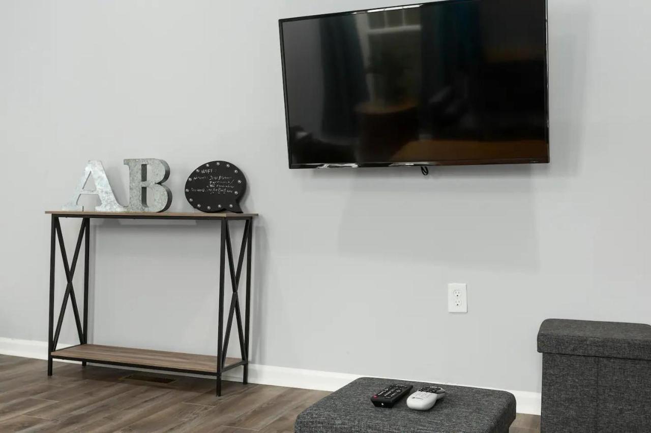 Recently Renovated Chic Durham Farmhouse Εξωτερικό φωτογραφία