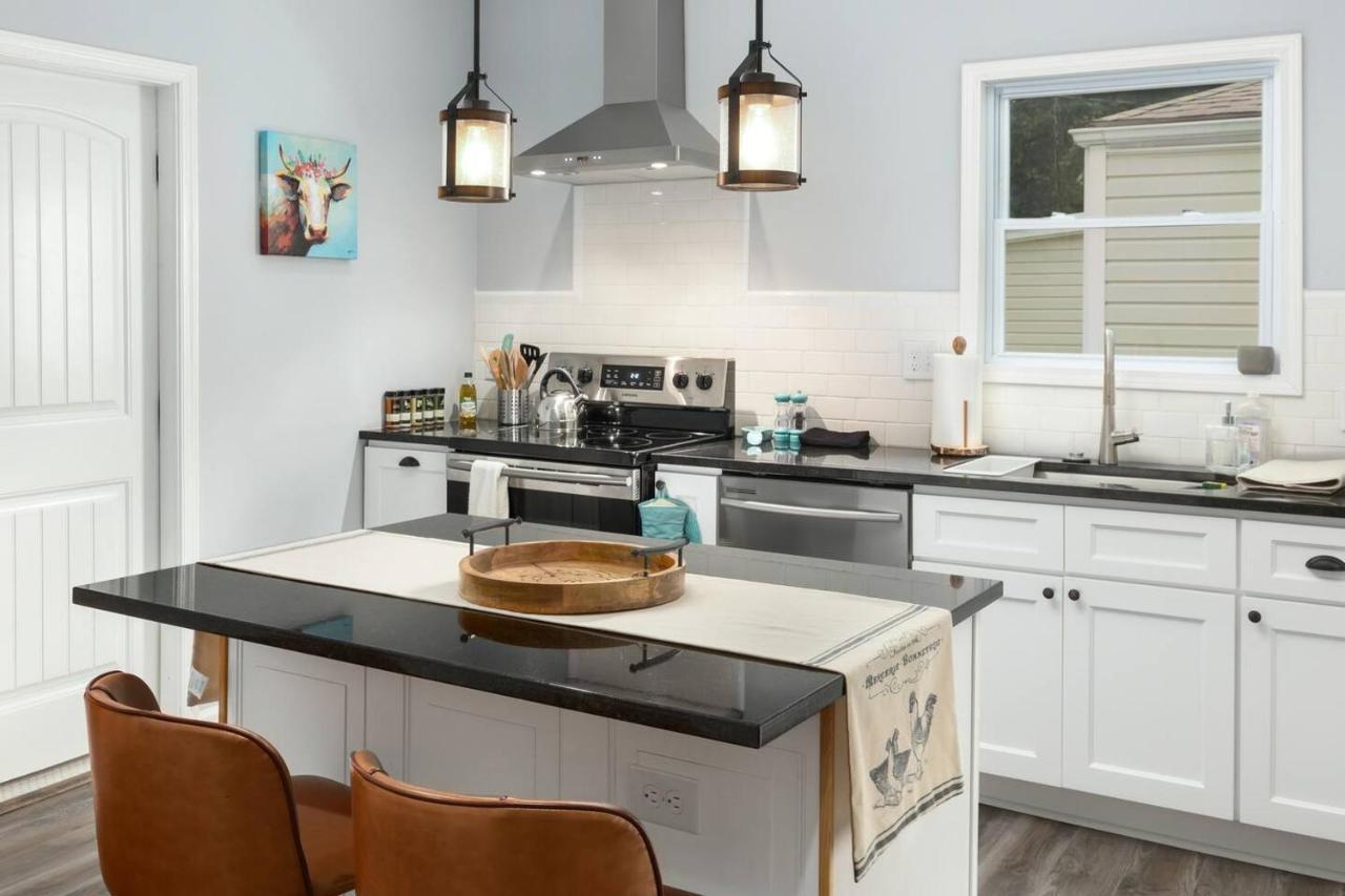 Recently Renovated Chic Durham Farmhouse Εξωτερικό φωτογραφία