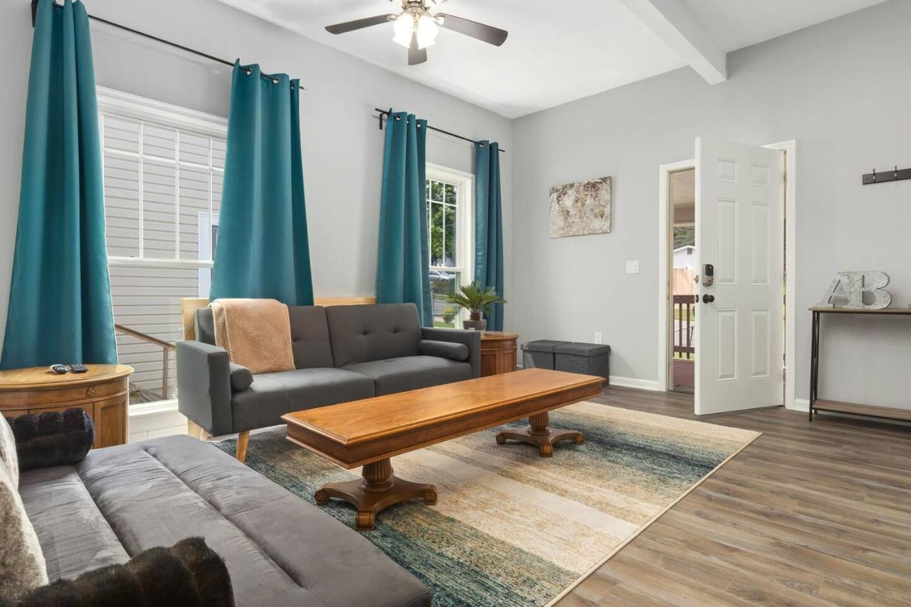 Recently Renovated Chic Durham Farmhouse Εξωτερικό φωτογραφία